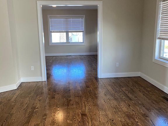 3rd image of 100 Hunter Ave