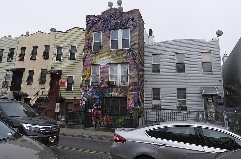 1st image of 326 39th St