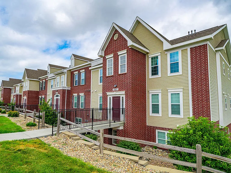 Lynbrook Apartments and Townhomes — Photo 63