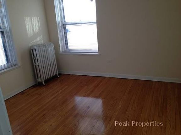 5th image of 1480 W Cuyler Ave APT 1W