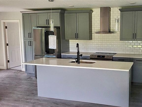 2nd image of 2160 De Las Flores Ave