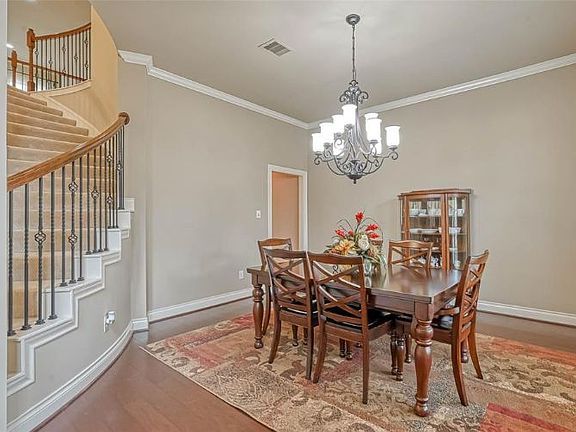 4th image of 7615 Redmond Ct