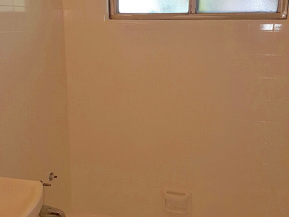 4th image of 1838 N Parkside Ct