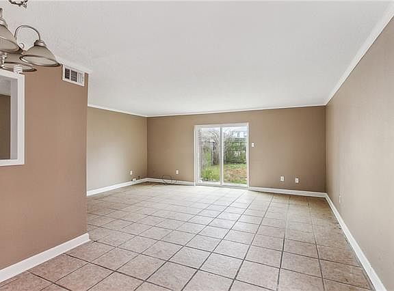 4th image of 2510 Caswell Ln