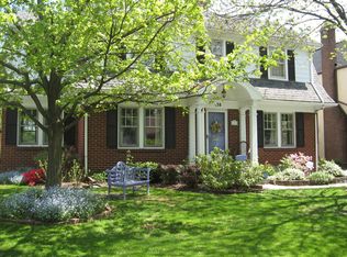 138 Darwin Dr, Amherst, NY 14226