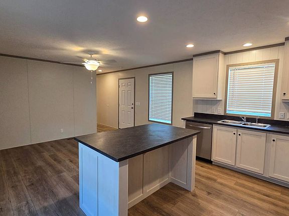 3rd image of 68 Rex Aire Ct