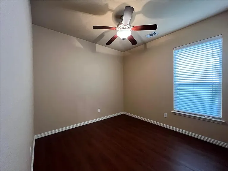 10137 Sanden Dr — Photo 15