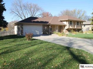 12614 Cryer Ave, Omaha, NE 68144