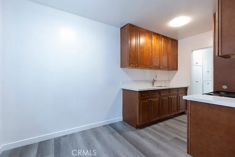Building Photo - 5476 Linden Ave #1