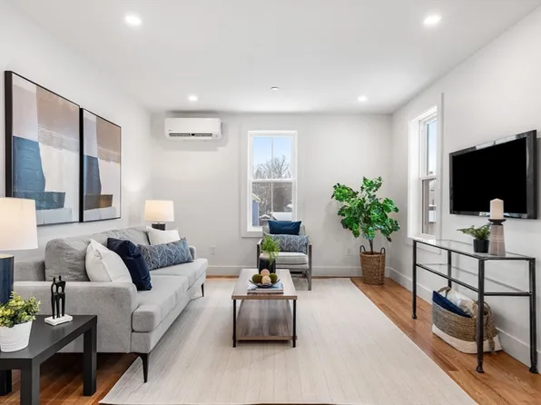 6 Lathrop St #1, Salem, MA 01970