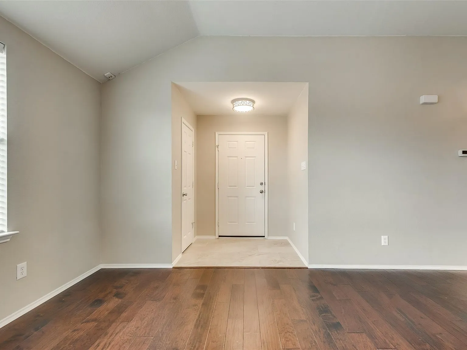 3 bed, 1494 sqft, $1,900 — Photo 3