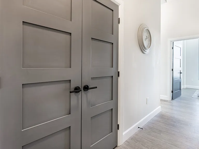 1600 Hyde Park Rd — Photo 36