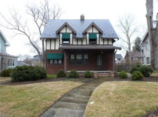 1239 Overlook Rd, Lakewood, OH 44107