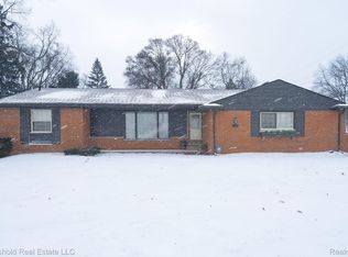 5595 Old Orchard Trl, Orchard Lake, MI