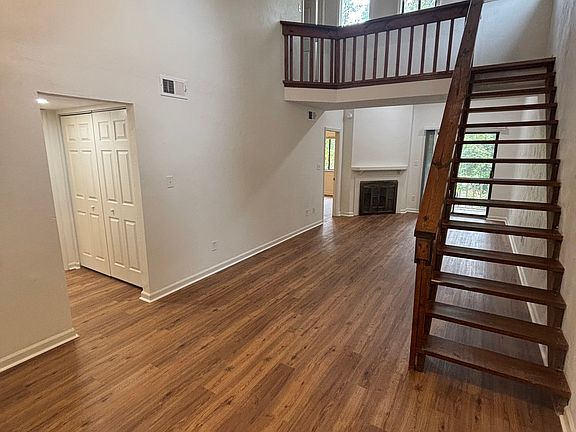 3rd image of 2900 Woodrich Dr #201