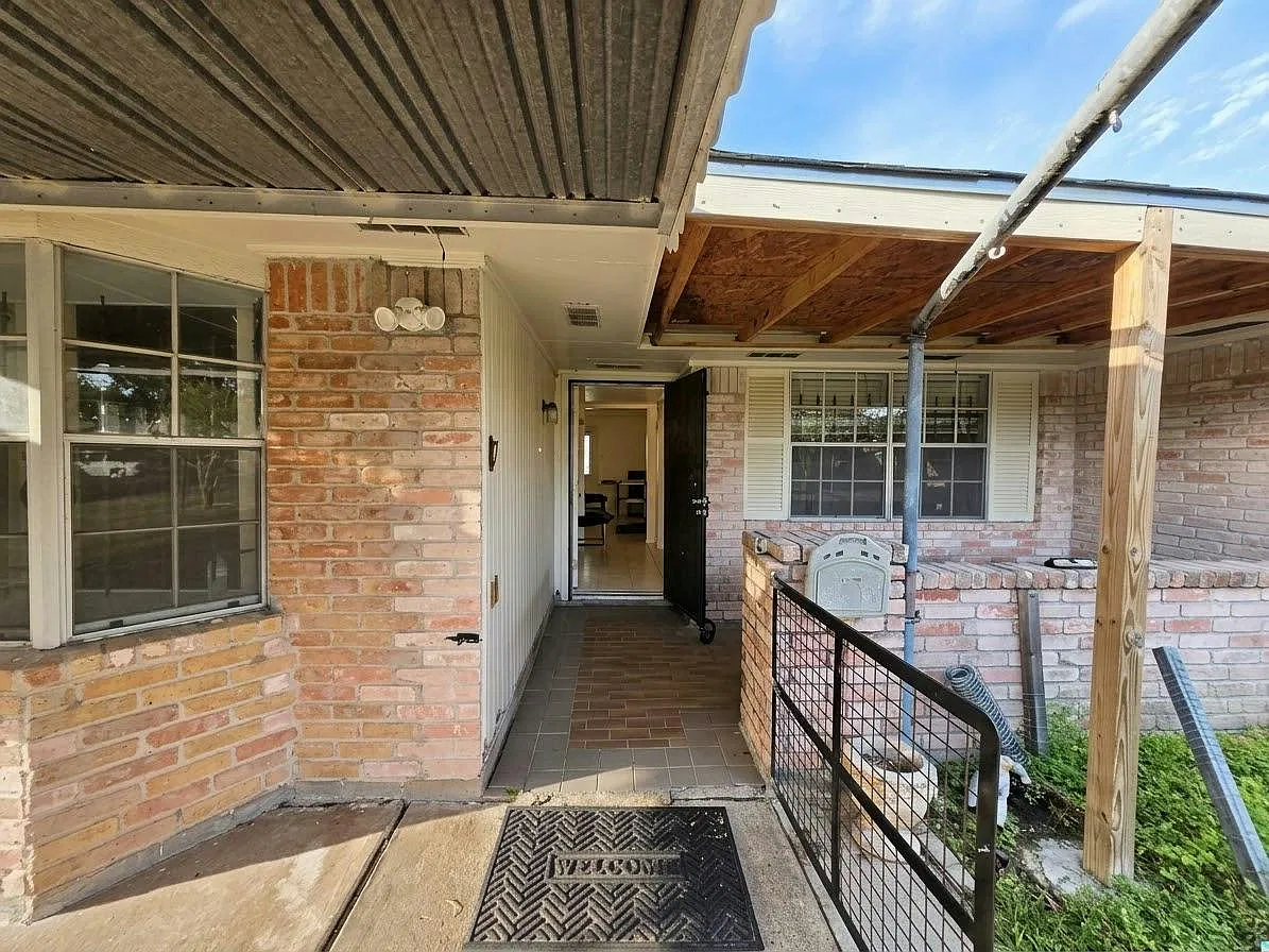4419 Debeney Drive — Photo 3