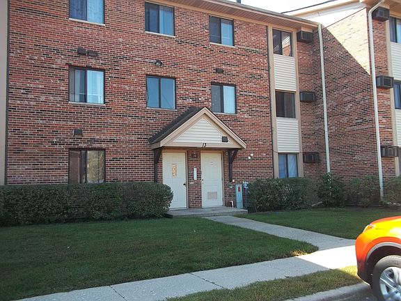 2nd image of 13 Parkside Ct APT 15