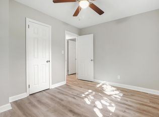1726 Wayne Ln, Fayetteville, NC 28304