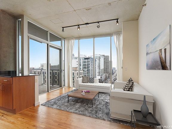 3rd image of 1720 S Michigan Ave APT 908