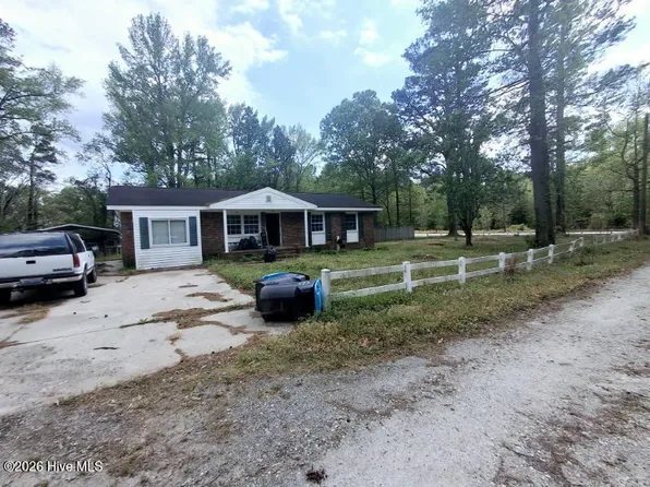 2410 Coggins Lane, Ayden, NC 28513