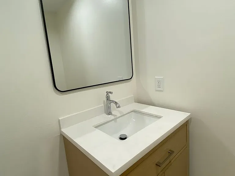 629 N Alamo 4-Plex — Photo 8