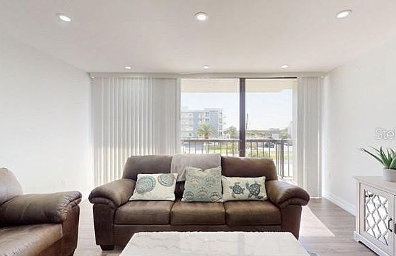 4th image of 400 Island Way APT 210