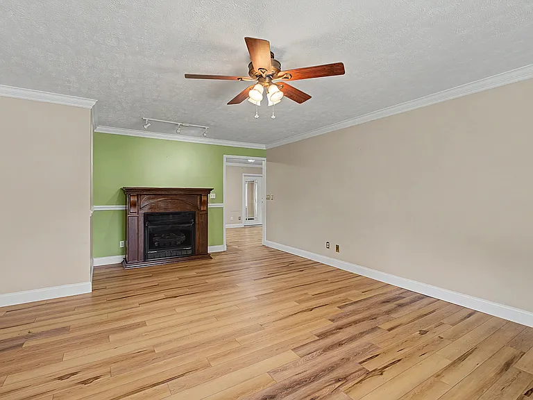 2205 Tampico Trl — Photo 6