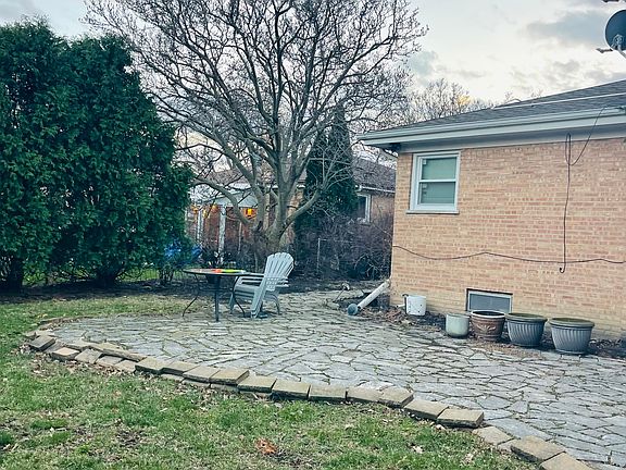 3rd image of 8925 Oriole Ave