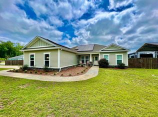 32 Garland Cir, Crawfordville, FL 32327