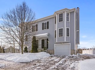 3 Lilac Ln, Worcester, MA 01607