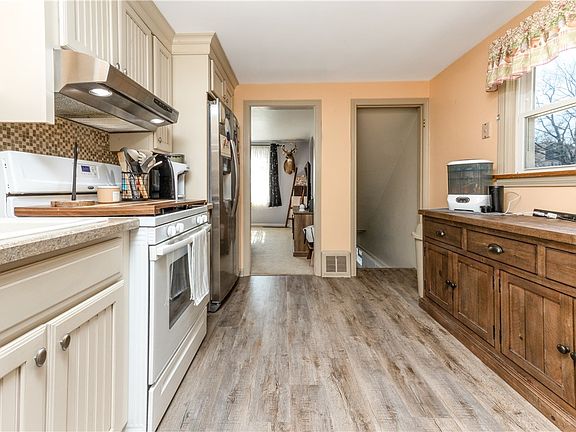 5th image of 511 E Garfield Ave