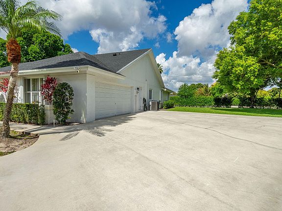 5th image of 15575 Woodmar Court