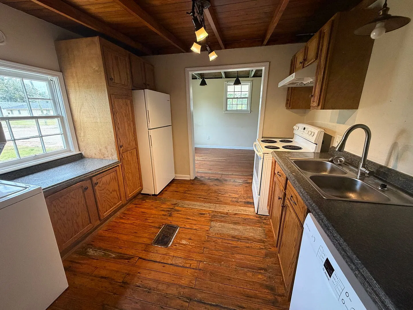 2B/1B Home Available in Lake Charles — Photo 3