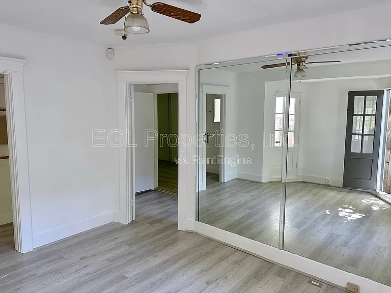 358 N San Vicente Blvd — Photo 13