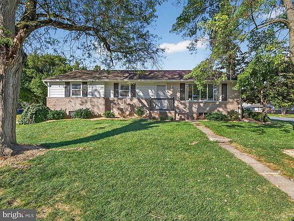 2nd image of 134 Bayberry Dr