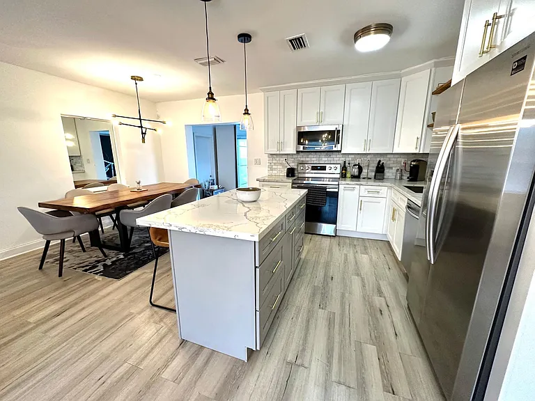 10441 NW 5th Ave — Photo 9