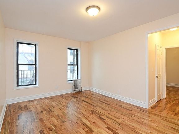 3rd image of 68 Saint Pauls Pl #A10