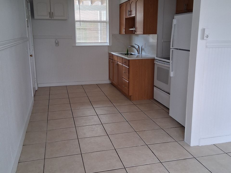 1st image of 407 12th Ave W #B