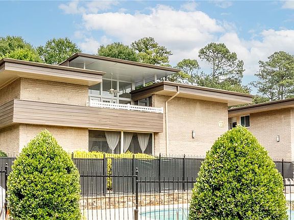 4th image of 346 Carpenter Dr APT 20