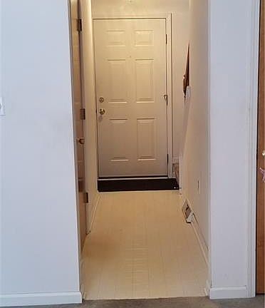 3rd image of 61 Earl Pl