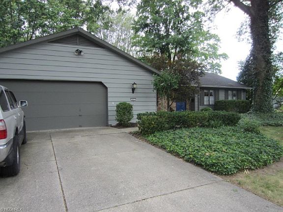 2nd image of 490 Merrimak Dr