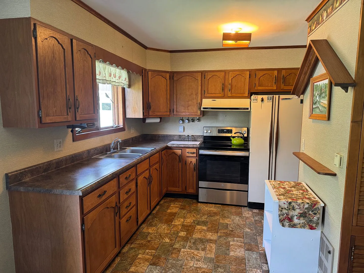 Two Bedroom, One bathroom single family home. — Photo 3