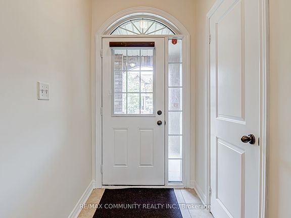 4th image of 66 Kempsford Cres