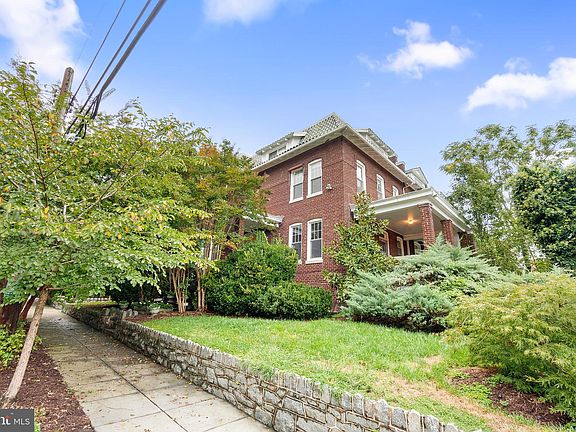 2nd image of 1501 Crittenden St NW