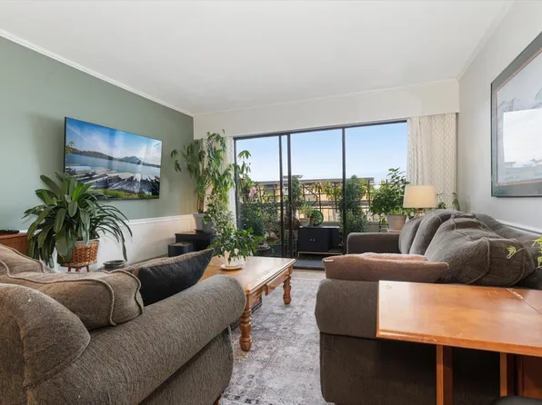 9477 Cook St #210, Chilliwack, BC V2P 4J8