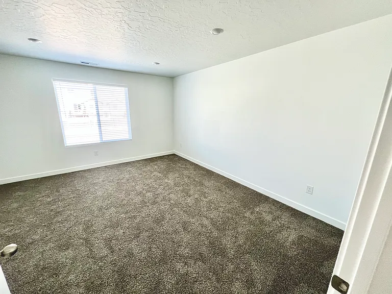 1868 N Blue Iris Ave — Photo 26