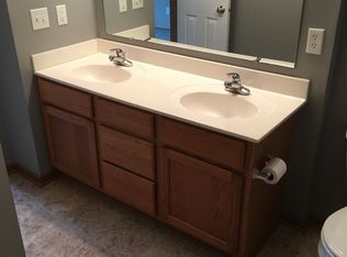 702 Horizon Dr SE, New Prague, MN 56071
