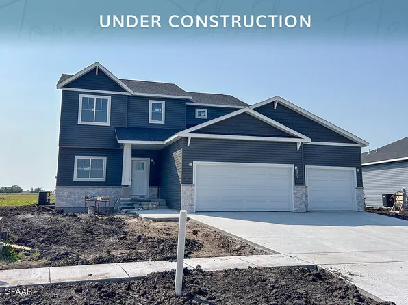 461 Wren Dr, Grand Forks, ND 58201