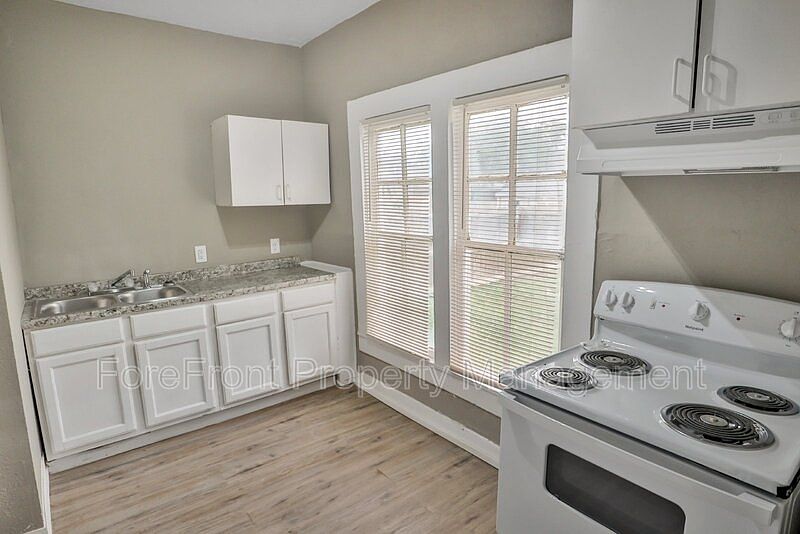 1st image of 2126 S Laredo St