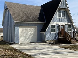 213 Central Ave, Charles City, IA 50616